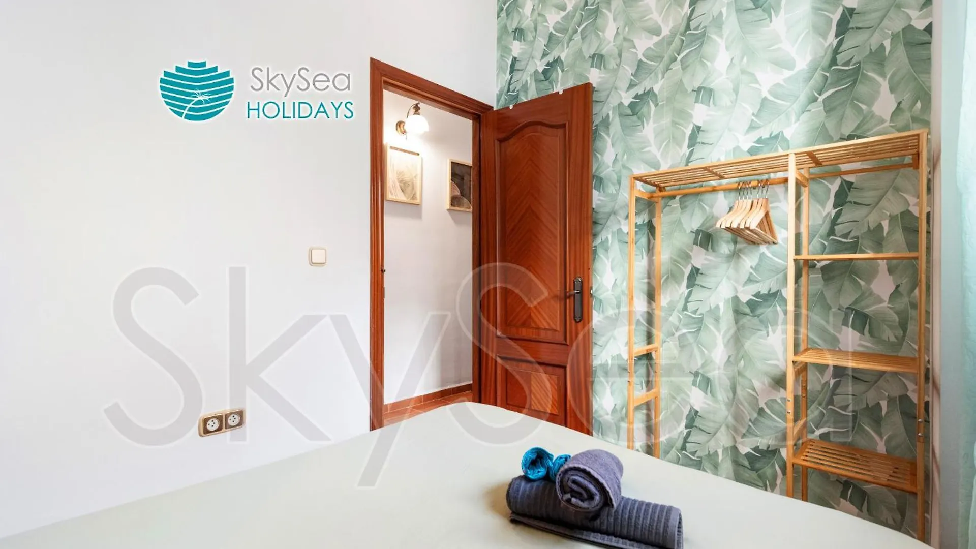 Chalet Typical Malaga House With Patio In City Center Villa Spain